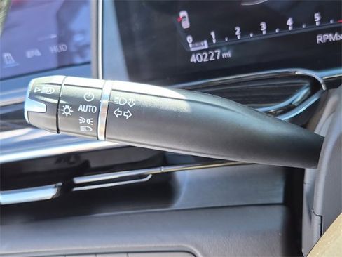 Used 2022 Cadillac Escalade Premium Luxury image 26