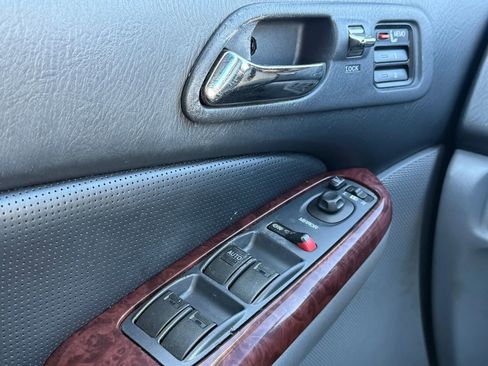 Used 2005 Acura MDX Touring image 24