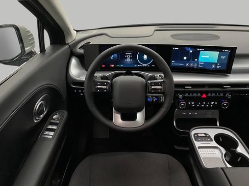 New 2026 Hyundai Ioniq 9 SE image 13