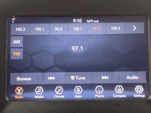 Used 2020 Jeep Cherokee Latitude FWD image 25