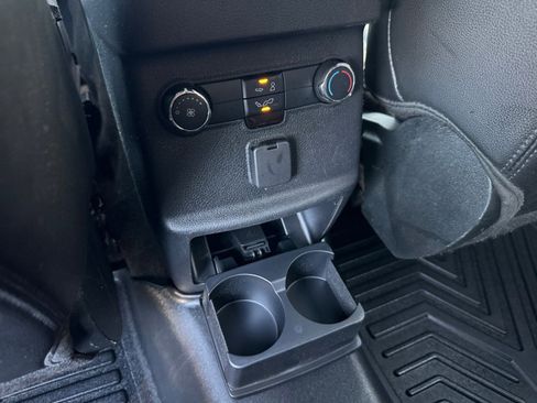 Used 2018 Ford Explorer XLT w/ Equipment Group 202A image 18