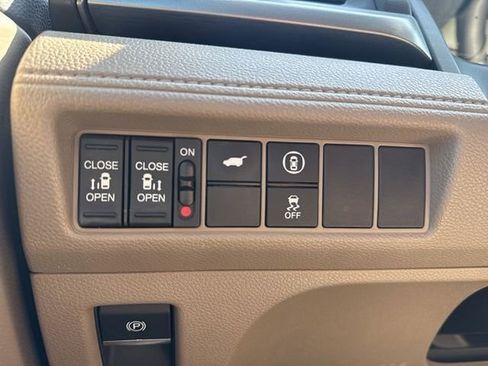 Used 2023 Honda Odyssey EX-L image 13