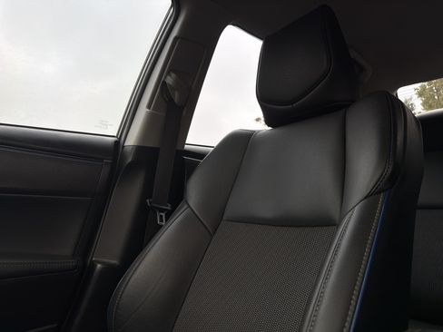 Used 2018 Toyota Corolla SE FWD image 22