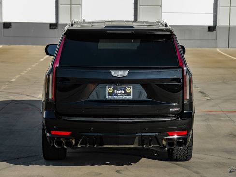 Used 2023 Cadillac Escalade V image 11