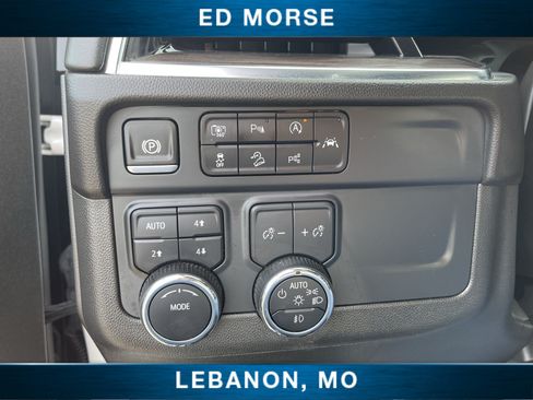 Used 2025 Chevrolet Suburban Z71 AWD/4WD image 17