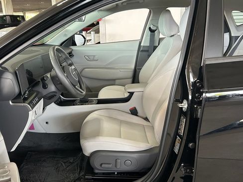 Used 2025 Hyundai Kona SEL FWD image 16