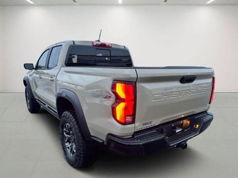 Used 2024 Chevrolet Colorado ZR2 w/ Safety Package AWD/4WD image 6