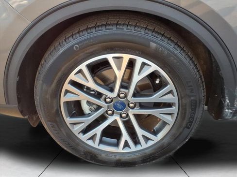 Used 2022 Ford Escape SEL w/ Technology Package image 18