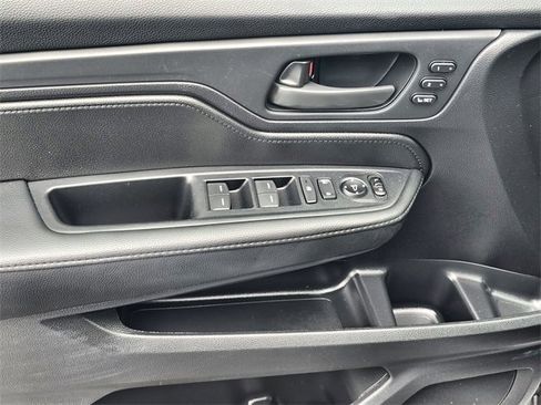 Used 2025 Honda Odyssey EX-L image 19
