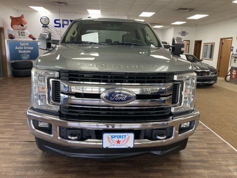 Used 2019 Ford F250 XLT w/ XLT Premium Package AWD/4WD image 3