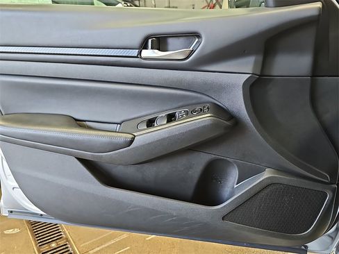 Used 2024 Nissan Altima 2.5 SV image 24