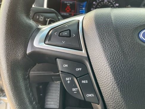 Used 2020 Ford Edge SEL image 9