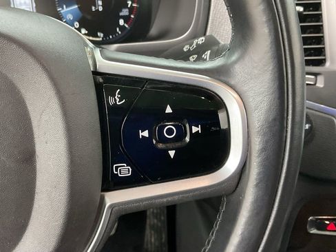 Used 2019 Volvo XC90 T6 Momentum w/ Advanced Package image 10