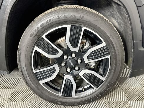 Used 2021 GMC Acadia SLE w/ Elevation Edition FWD image 30