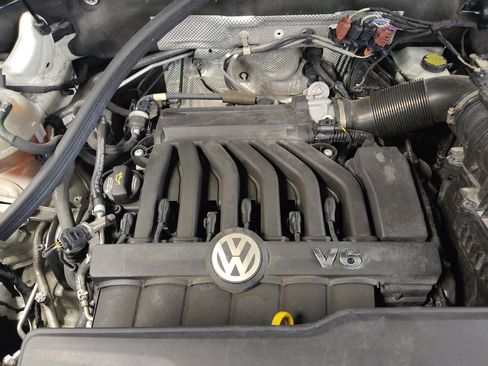 Used 2021 Volkswagen Atlas Cross Sport SE image 30