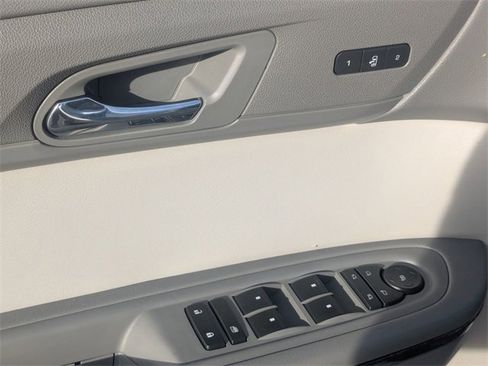 Used 2017 GMC Acadia Limited SLT image 14