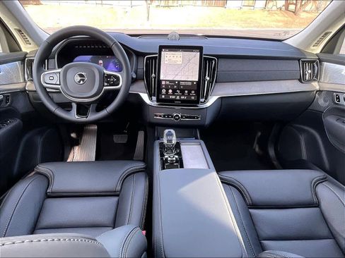 New 2026 Volvo XC90 T8 Ultra w/ Lounge Package image 7