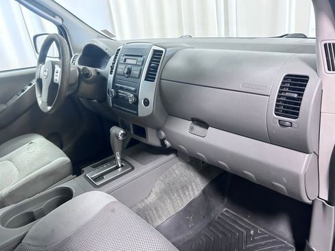 Used 2009 Nissan Frontier SE w/ SE Value Truck Pkg RWD image 18