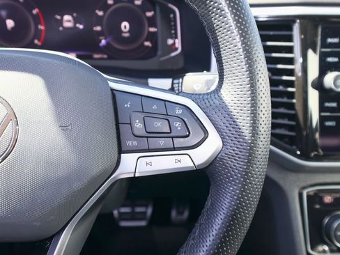 Used 2022 Volkswagen Atlas SEL Premium image 28