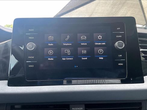 Used 2025 Volkswagen Jetta SE FWD image 35