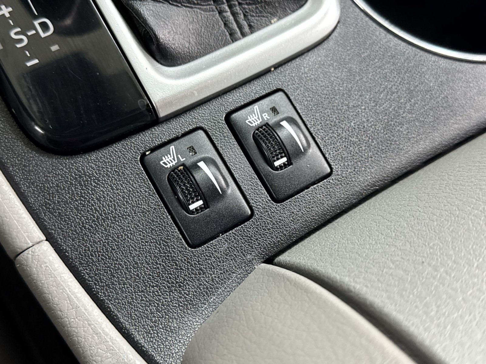 Used 2018 Toyota Highlander XLE AWD/4WD image 46