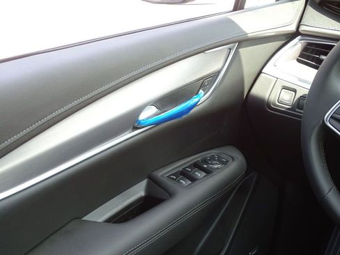 New 2025 Cadillac XT5 Luxury image 28