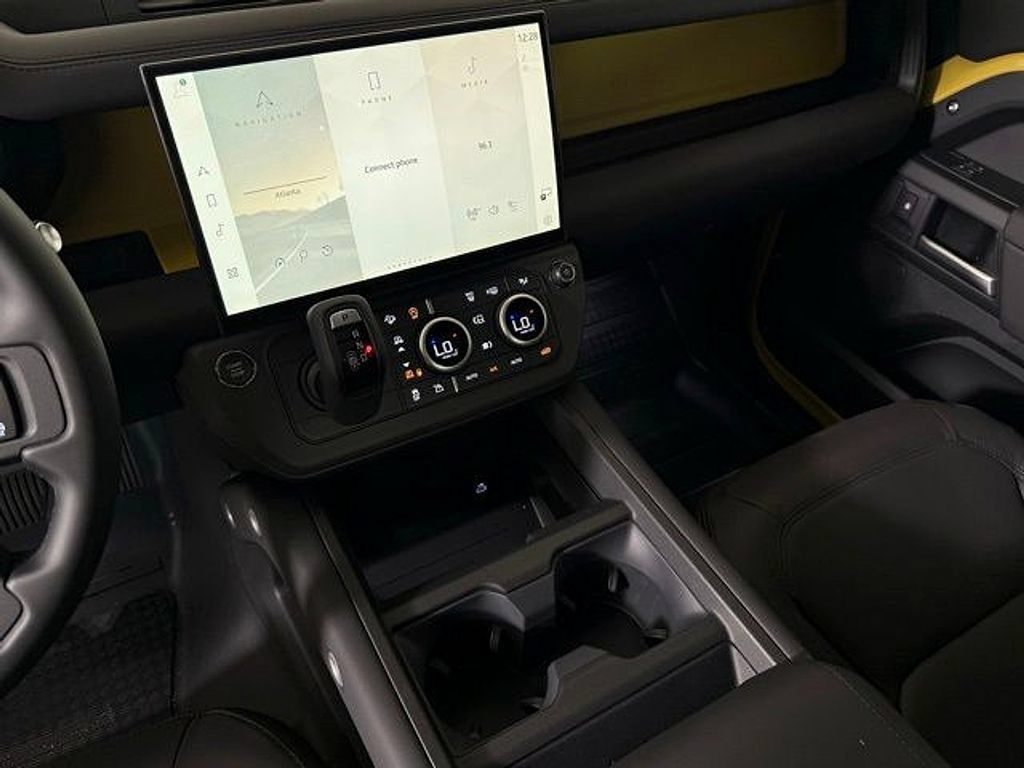 New 2026 Land Rover Defender 110 AWD/4WD image 40