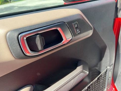 Used 2022 Ford Bronco Wildtrak image 9