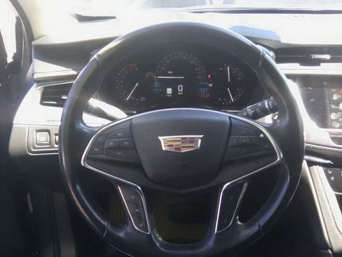 Used 2019 Cadillac XT5 Premium Luxury w/ Driver Assist Package FWD image 9