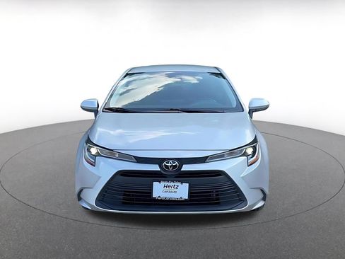 Used 2025 Toyota Corolla LE FWD image 4