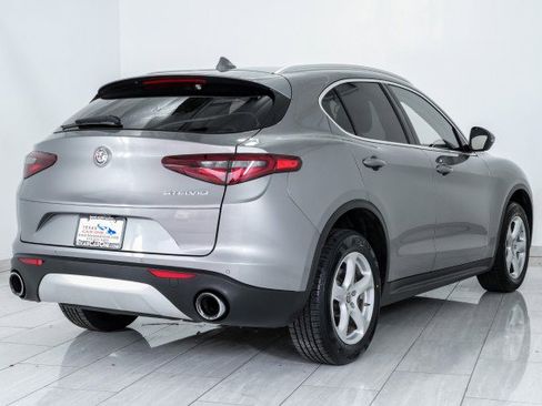 Used 2019 Alfa Romeo Stelvio RWD image 6