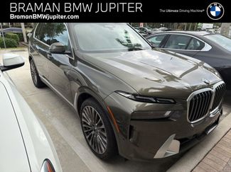 Used 2025 BMW X7 xDrive40i video 1