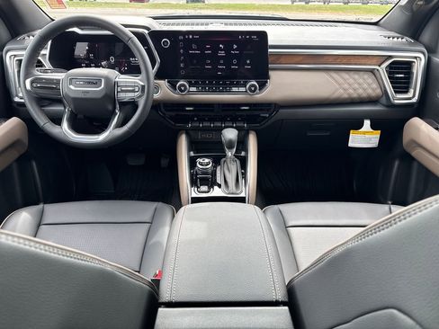 New 2026 GMC Canyon Denali w/ LPO, Denali Black Edition image 24