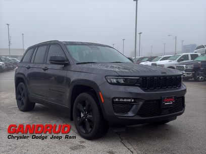 Used 2024 Jeep Grand Cherokee Limited w/ Black Appearance Package