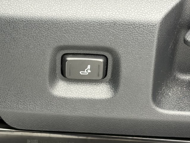 Used 2025 Toyota Tacoma TRD Off-Road AWD/4WD image 24