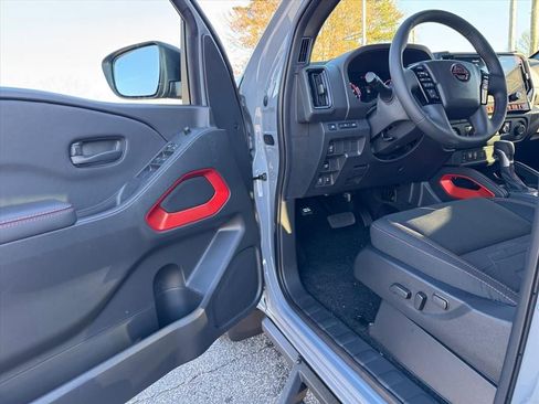 New 2026 Nissan Frontier PRO-4X w/ Tow Package AWD/4WD image 13
