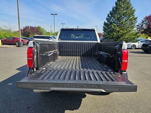 Used 2024 Toyota Tacoma SR RWD image 17