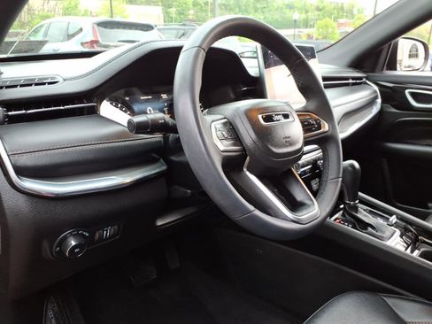 Certified 2023 Jeep Compass Limited AWD/4WD image 7