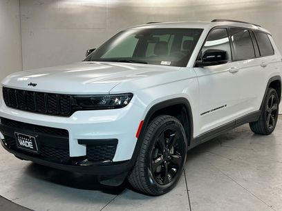 Used 2023 Jeep Grand Cherokee L Laredo