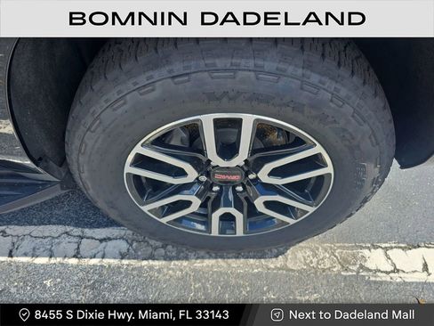 Used 2023 GMC Yukon AT4 w/ Technology Package image 6