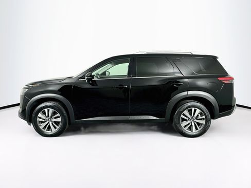 Used 2025 Nissan Pathfinder SL FWD image 4