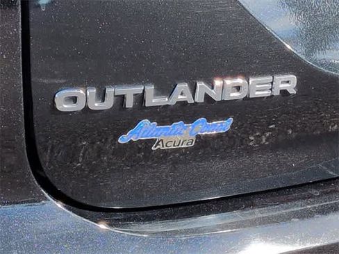 Used 2024 Mitsubishi Outlander SE image 13