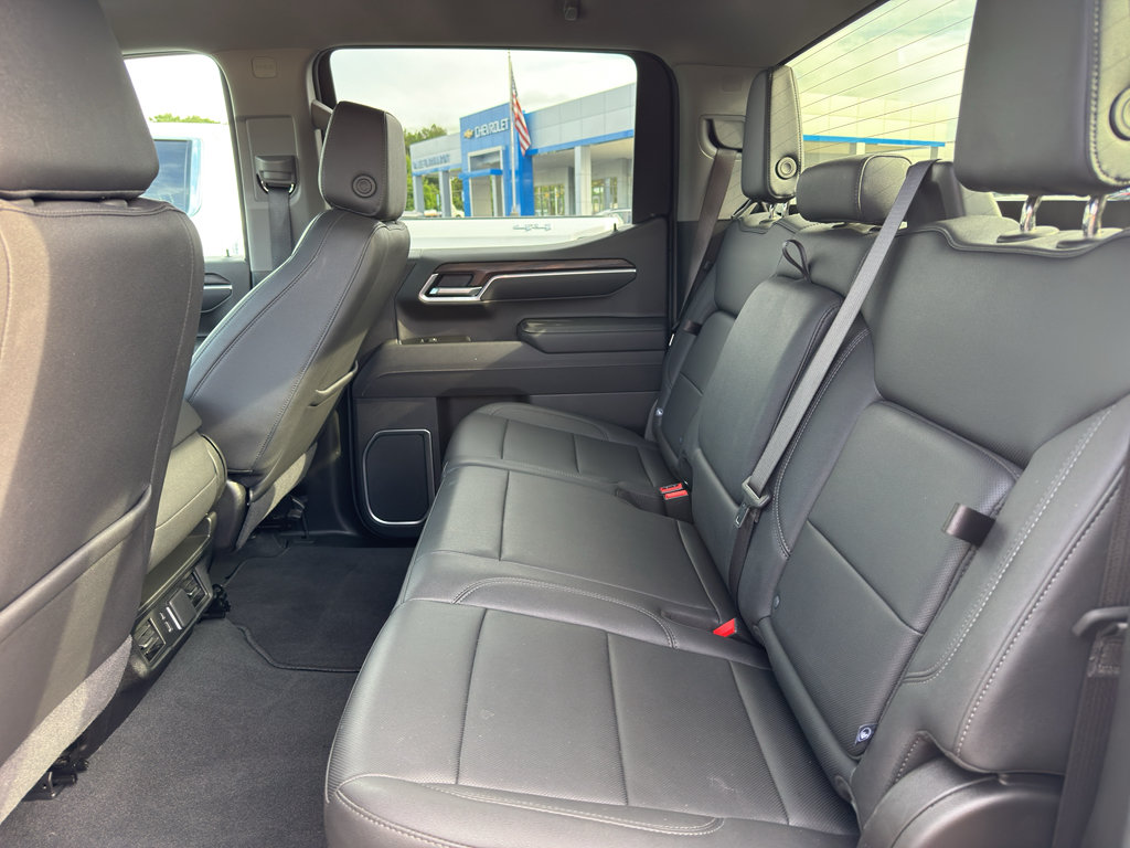 Used 2025 GMC Sierra 1500 SLT AWD/4WD image 23