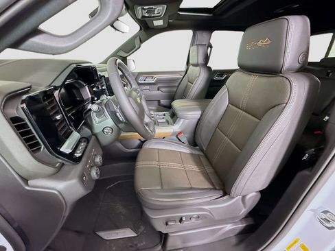 New 2026 Chevrolet Silverado 1500 High Country w/ High Country Premium Package AWD/4WD image 21