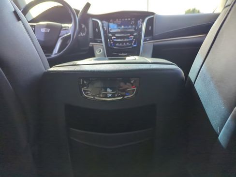 Used 2018 Cadillac Escalade Luxury RWD image 20