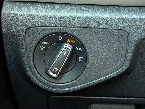 Used 2022 Volkswagen Atlas SEL image 29