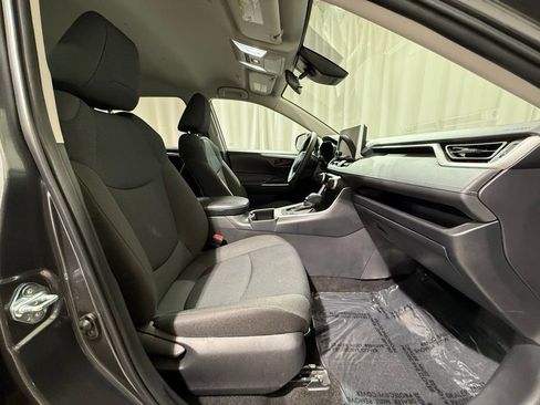 Certified 2025 Toyota RAV4 LE image 21