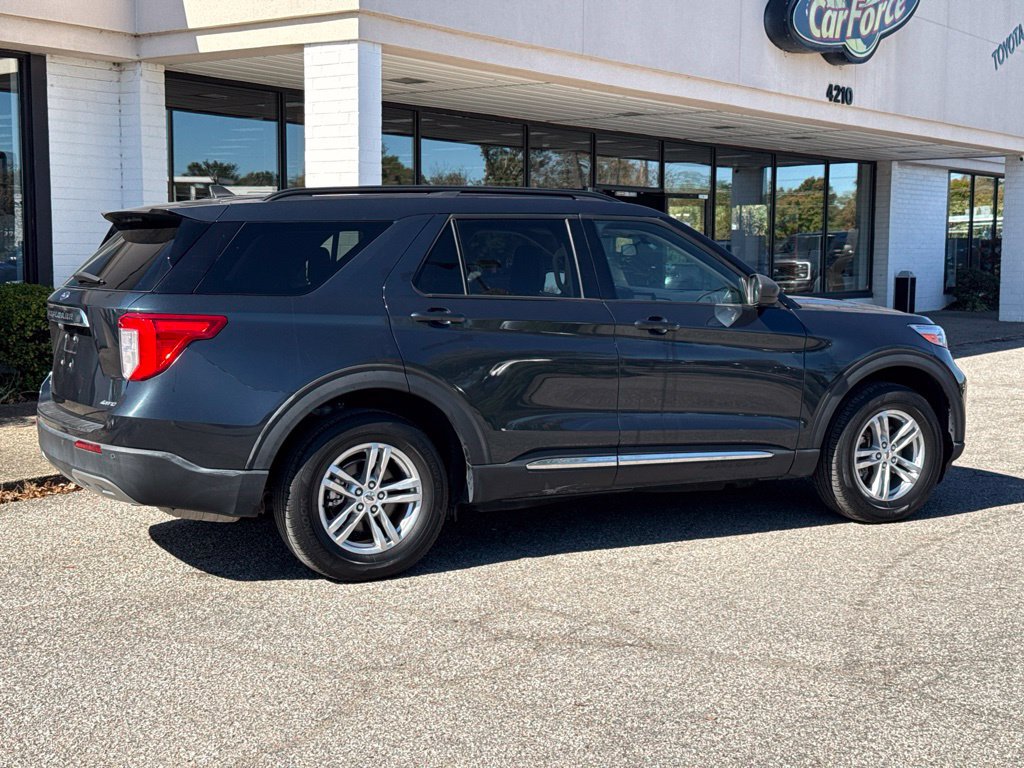 Used 2023 Ford Explorer XLT w/ Equipment Group 202A AWD/4WD image 17