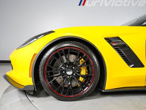 Used 2015 Chevrolet Corvette Z06 w/ 3LZ Preferred Equipment Group RWD image 3