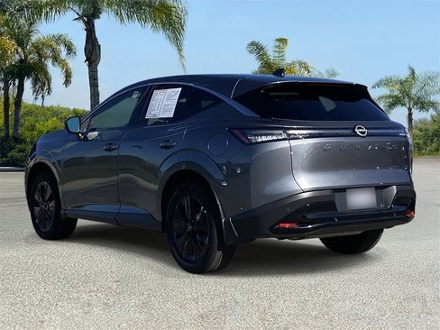 Certified 2025 Nissan Murano SV image 2